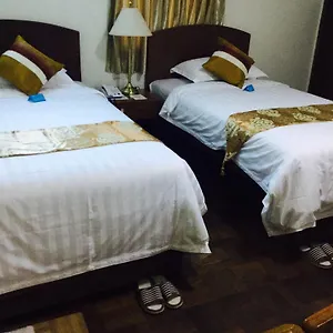 https://crystal-palace-hotel.yangonhotels.org